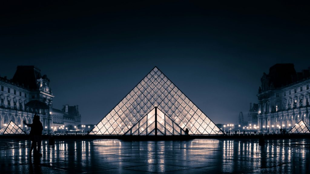 Paris Louvre Transfers Jewels After Daring Heist