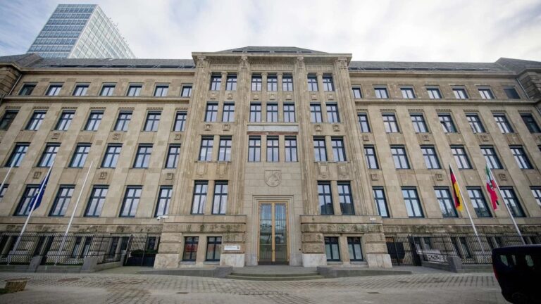 Ermittlungen zum Umbau der Staatskanzlei: Kein Bestechungsgeld – aber Fragen bleiben